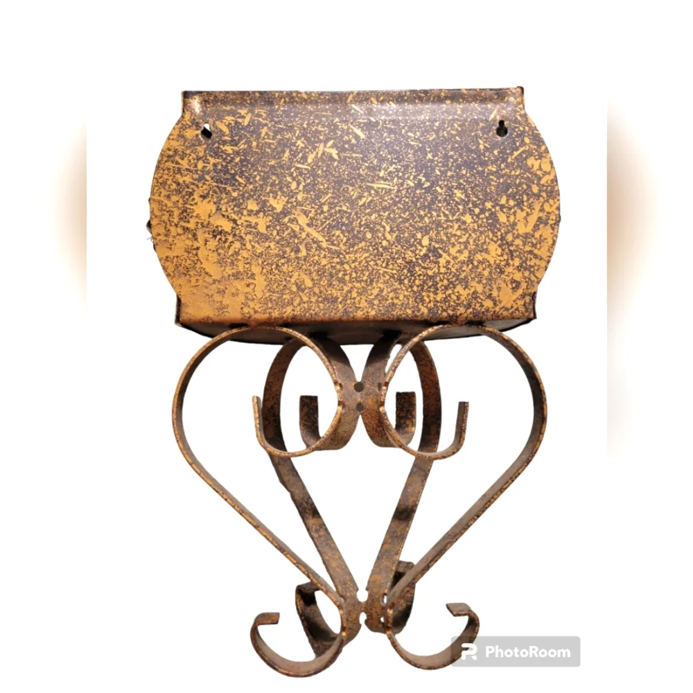 Metal Wall Sconce